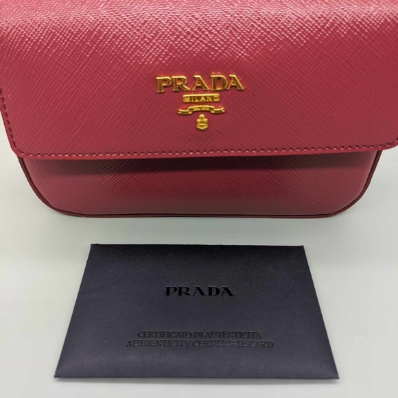 Prada - Picture 7 of 12